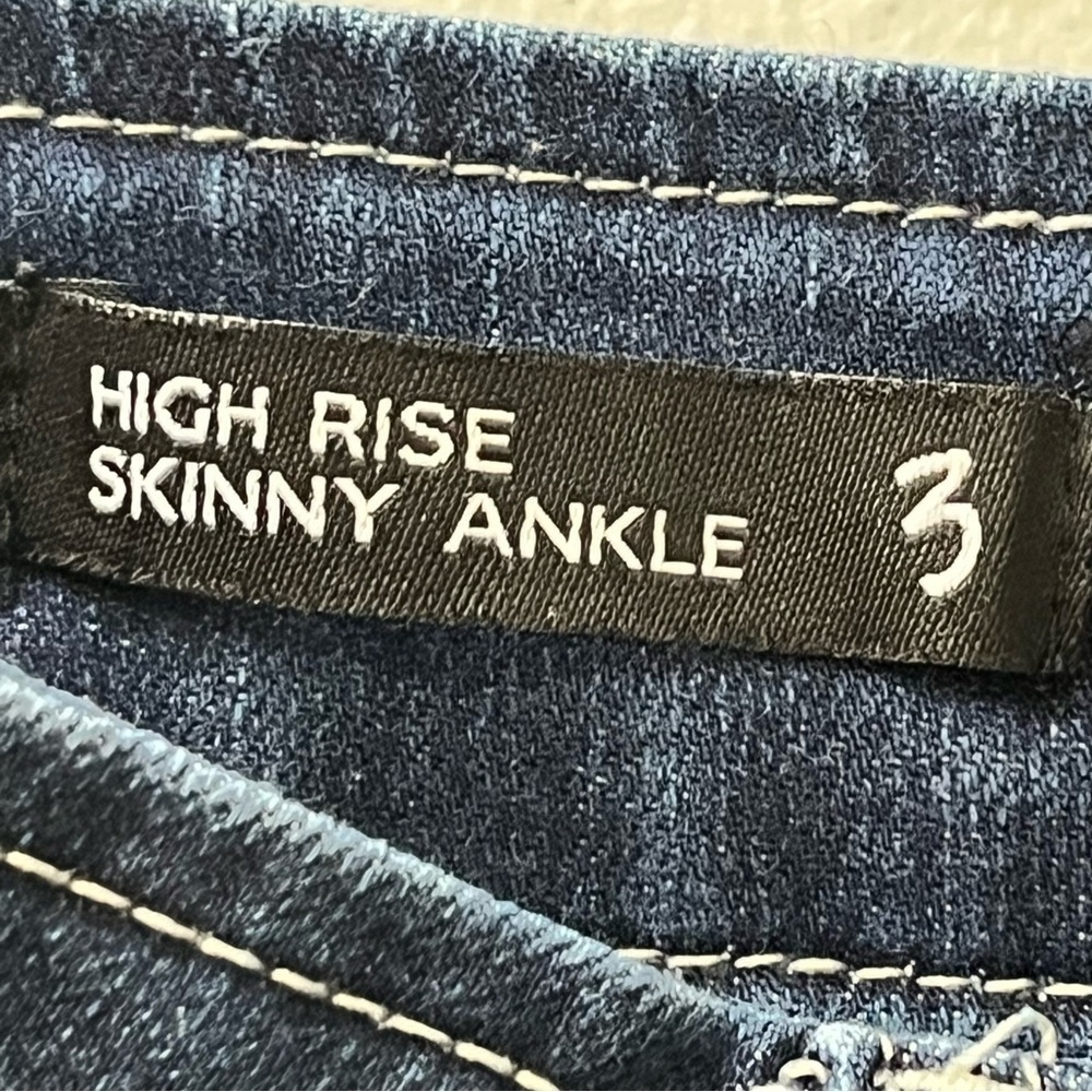 Zoe Women's High Rise Button-Fly Skinny Ankle Jeans in Dark Blue - Picture 7 of 9